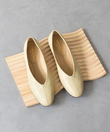 【INTER-CHAUSSURES】ラウンドトウセンターシームパンプス