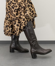 【INTER-CHAUSSURES】ラウンドトウミドルヒールロングブーツ
