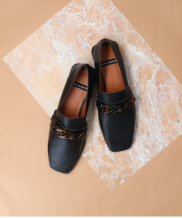 【ANGEL ALARCON】スクエアトウアクリルチェーンローファー