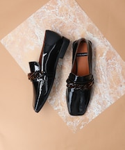 【ANGEL ALARCON】スクエアトウアクリルチェーンローファー