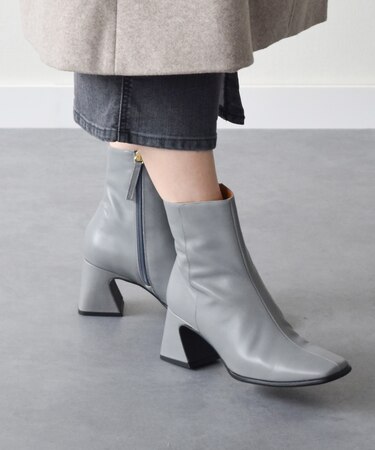 【ANGEL ALARCON】フレアヒールセンターシームショートブーツ