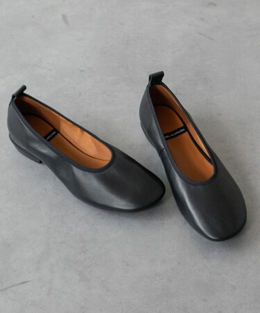 【ANGEL ALARCON】オブリークトウディープカットパンプス