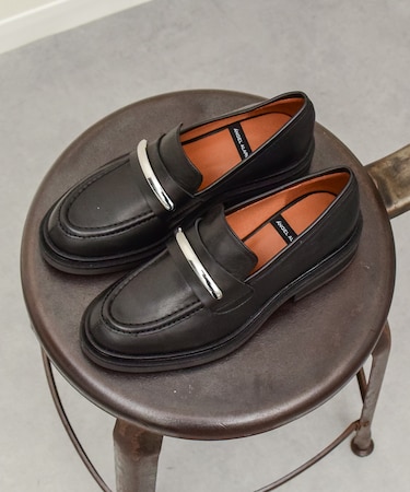 【ANGEL ALARCON】ラウンドトウメタルオーナメントローファー