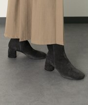 【ANGEL ALARCON】オブリークトウミドルヒールブーツ