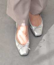 【INTER-CHAUSSURES】リボン付きスクエアフラットパンプス