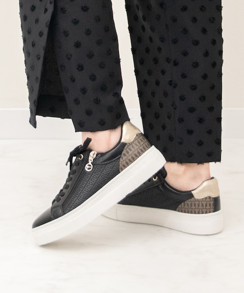 【Tamaris】メタルアクセント厚底フラットソールスニーカー