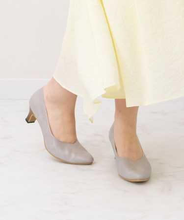 【Bridget Birkin】Vカットベーシックパンプス