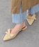ベージュ