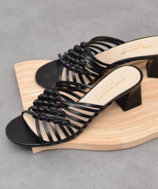 【INTER-CHAUSSURES】ラウンドトウフレアヒールノットサンダル