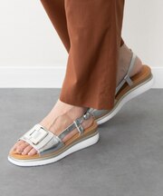 【INTER-CHAUSSURES】バックルウエッジバックバンドサンダル