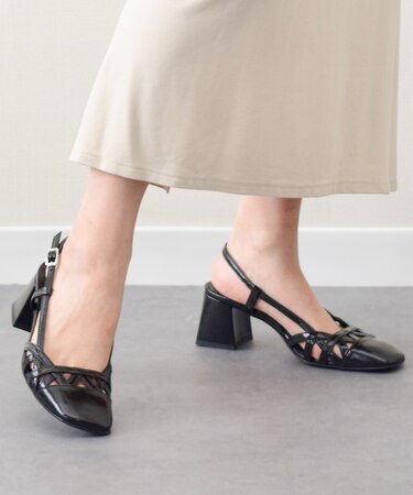 【INTER-CHAUSSURES】スクエアトウチャンキーヒールバックバンド
