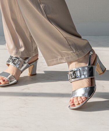 【Bridget Birkin】チェーンモチーフパーツサンダル