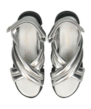 【Bridget Birkin】ビジュークロスベルトスポーツサンダル