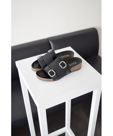 【ITALIAN SHOEMAKERS】ダブルベルトフットベッドサンダル
