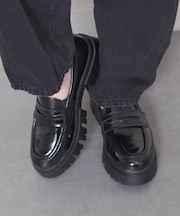 【BUSSOLA】厚底デザインソールローファー