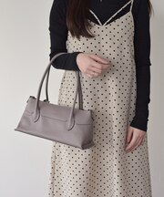 【RIPANI】スリムハンドバッグ