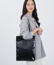VERTICAL CITY TOTE アップタウンブラックシャイン/ブラック