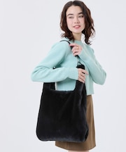 FUR SHOULDER TOTE ブラックフラッフィーファー