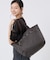 ESSENTIAL E/W ZIPTOP TOTE ダークチョコレートC