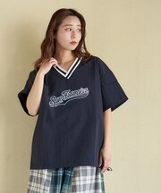 evo. (エボ) WEB限定 スタジアムロゴ刺繍 ラインリブ 裾ドロスト Vネック ナイロン プルオーバーブラウス