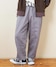 グレー