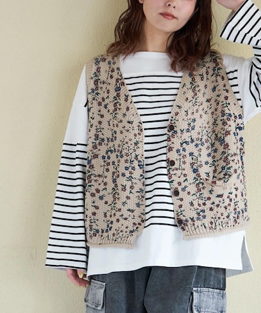 WEB限定 evo. (エボ) 花柄 プリント Vネック ニット ベスト