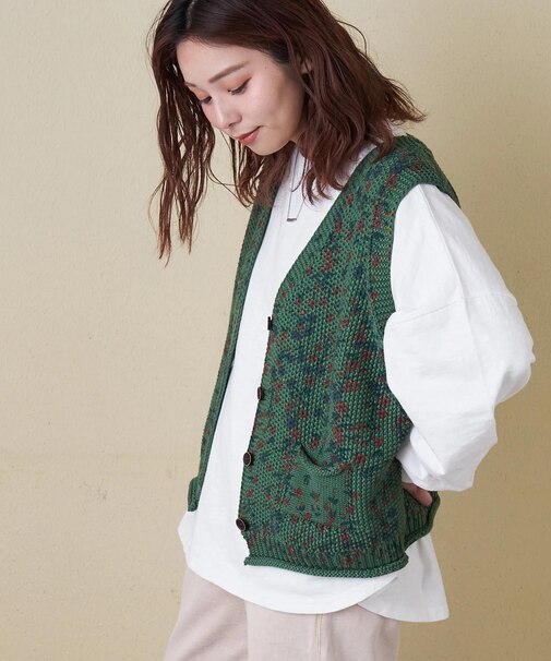 WEB限定 evo. (エボ) 花柄 プリント Vネック ニット ベスト