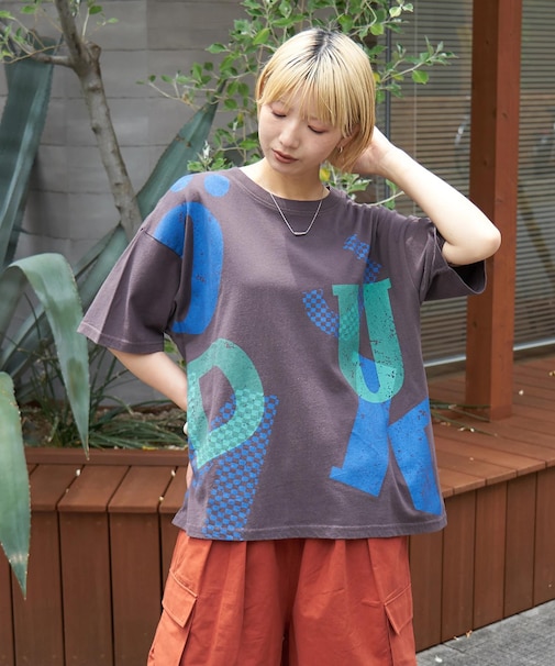 21/-OE天竺 ランダム ロゴ プリント Tシャツ
