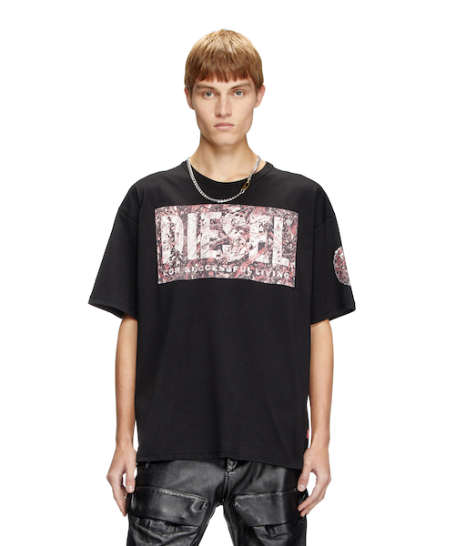 国内直営【DIESEL】T-BOXT-R22 Tシャツ 送料込 T-BOXT-R22 T-shirt with large gabardine patch logo｜ホワイト