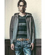 TORNADO MART∴ソーンエンボスランダムリップルフーディ