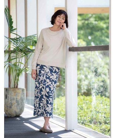 スリット入ロングスカート