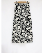 スリット入ロングスカート