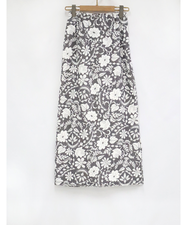 スリット入ロングスカート