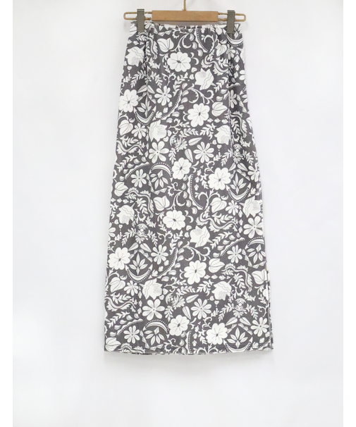 スリット入ロングスカート