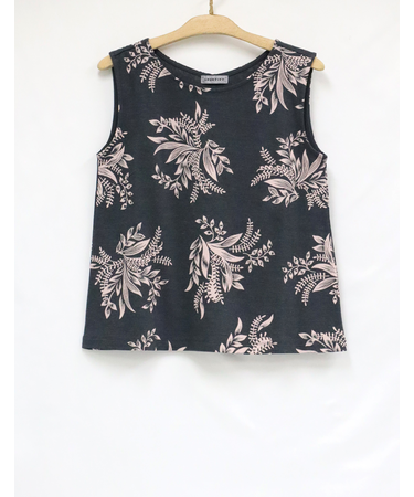 ノースリーブプルオーバー