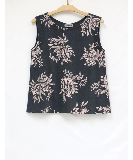 ノースリーブプルオーバー