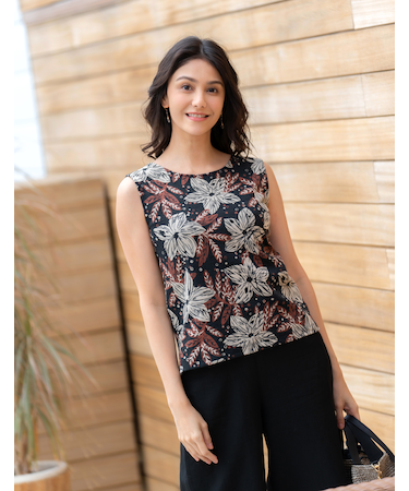 ノースリーブプルオーバー