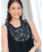 ビーズ刺しゅうノースリーブロングワンピース