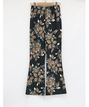 ブーツカットパンツ