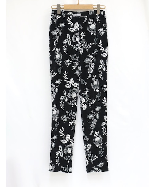 タイトスリムパンツ