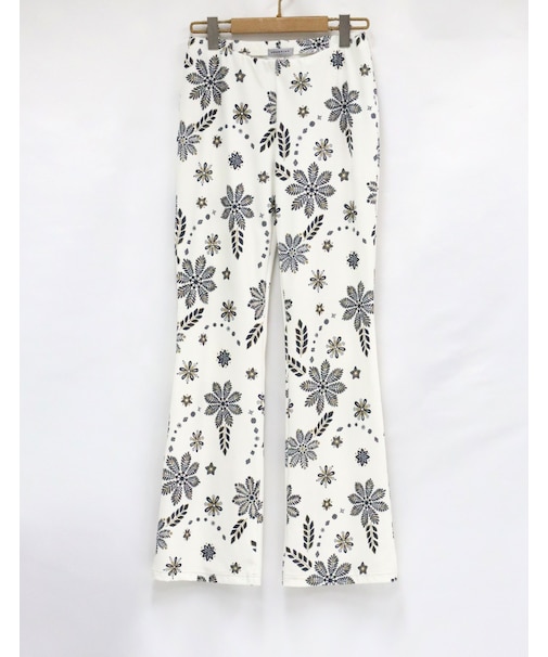 ブーツカットパンツ