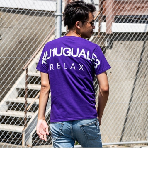 1PIU1UGUALE3 RELAX(ウノピゥウノウグァーレトレ) バックロゴプリントTシャツ