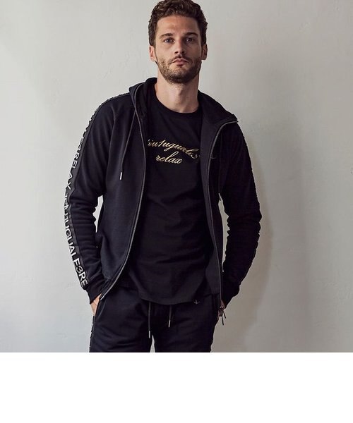 1PIU1UGUALE3 RELAX】エンボスロゴポケットスウェットフーディ