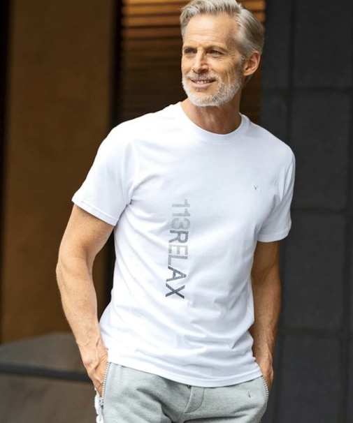 1PIU1UGUALE3 RELAX(ウノピゥウノウグァーレトレ リラックス)ラインストーングラデーションロゴ半袖Tシャツ