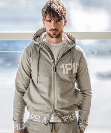 1PIU1UGUALE3 RELAX(ウノピゥウノウグァーレトレ リラックス)ライン  