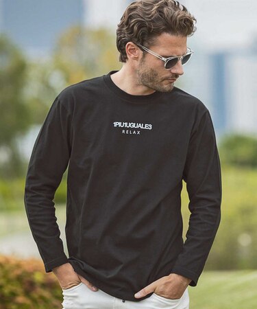 1PIU1UGUALE3 RELAX(ウノピゥウノウグァーレトレ リラックス)フロントロゴプリント長袖Tシャツ
