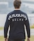 1PIU1UGUALE3 RELAX(ウノピゥウノウグァーレトレ リラックス)バックロゴプリント長袖Tシャツ