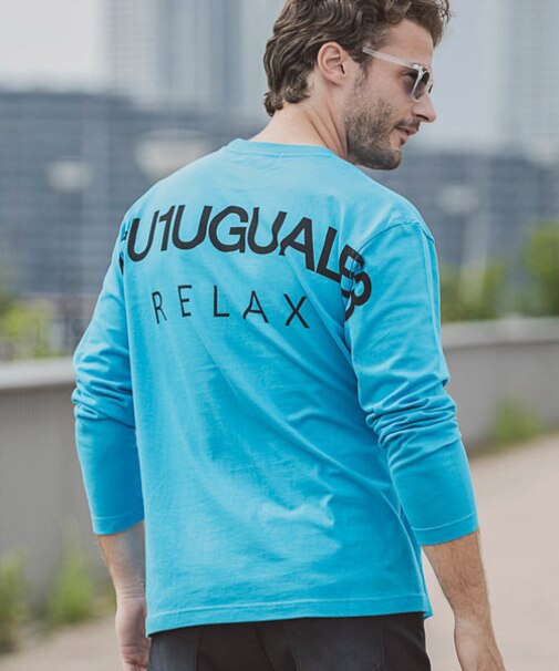 1PIU1UGUALE3 RELAX(ウノピゥウノウグァーレトレ リラックス)バックロゴプリント長袖Tシャツ