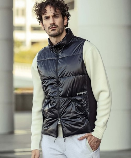 1PIU1UGUALE3 RELAX(ウノピゥウノウグァーレトレ リラックス)プリマロフト中綿ベスト