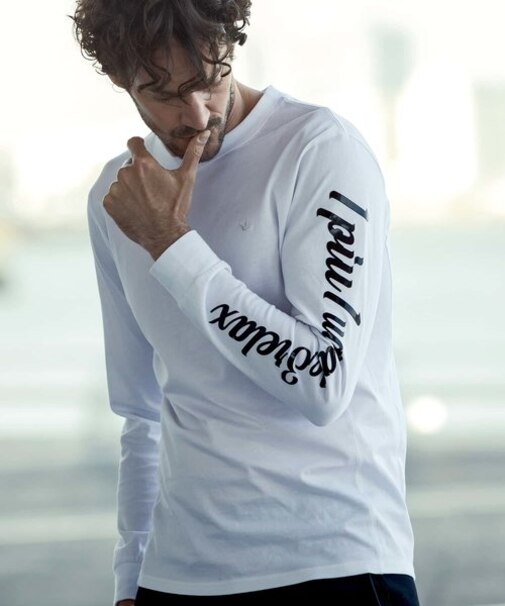 1PIU1UGUALE3 RELAX(ウノピゥウノウグァーレトレ リラックス)スリーブロゴロングTシャツ